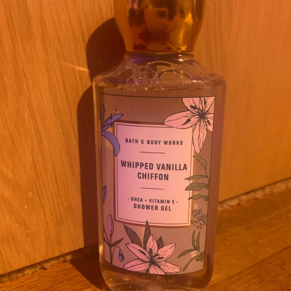 Whipped Vanilla Chiffon Shower Gel